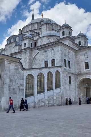 Istanbul   <em>(Mosquée Fatih camii)</em>   |   23  /  33    |